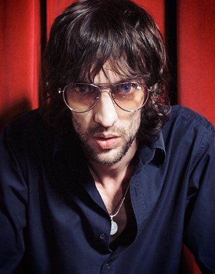 How tall is Richard Ashcroft?